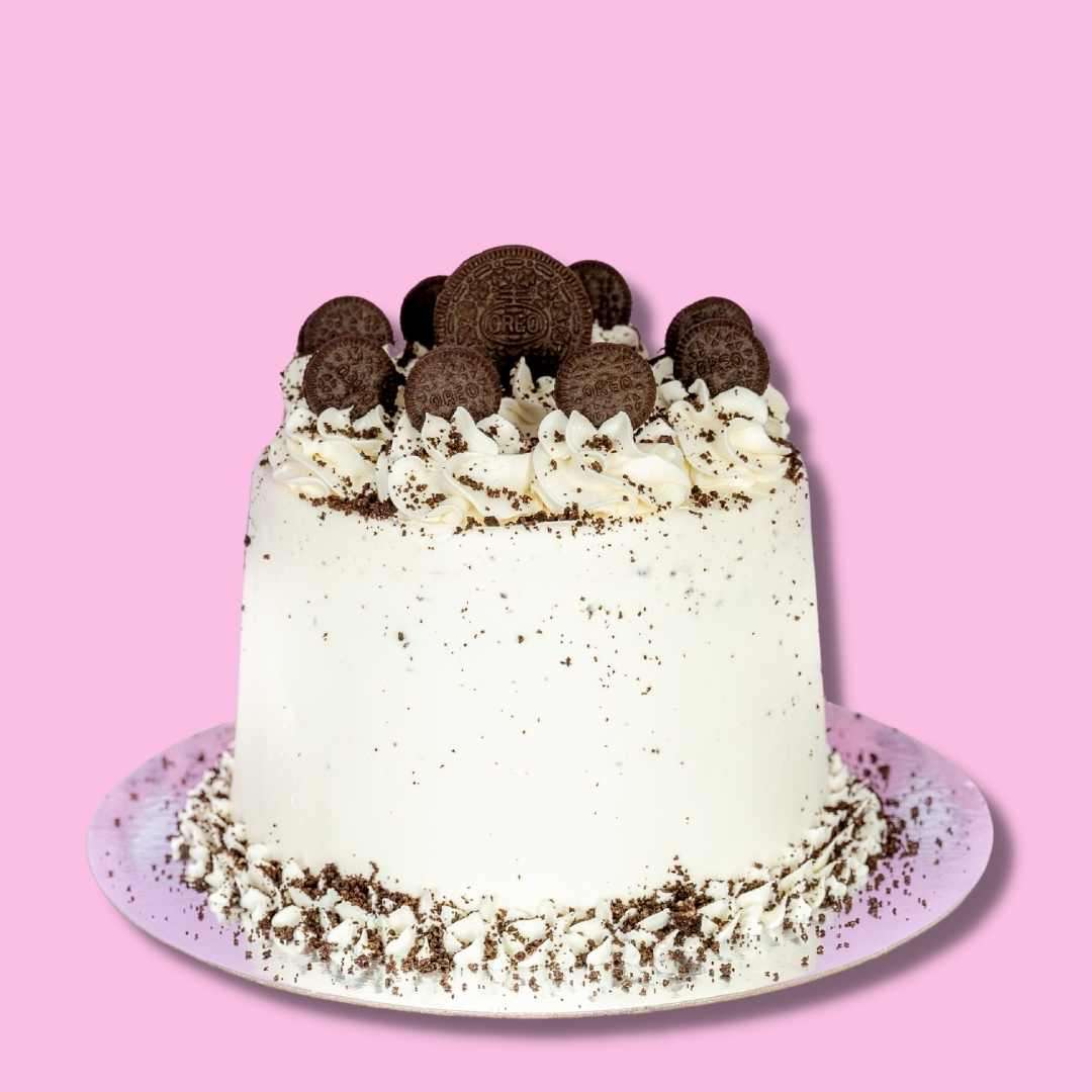 Best Oreo Cake toppings with oreo and nutella oozing