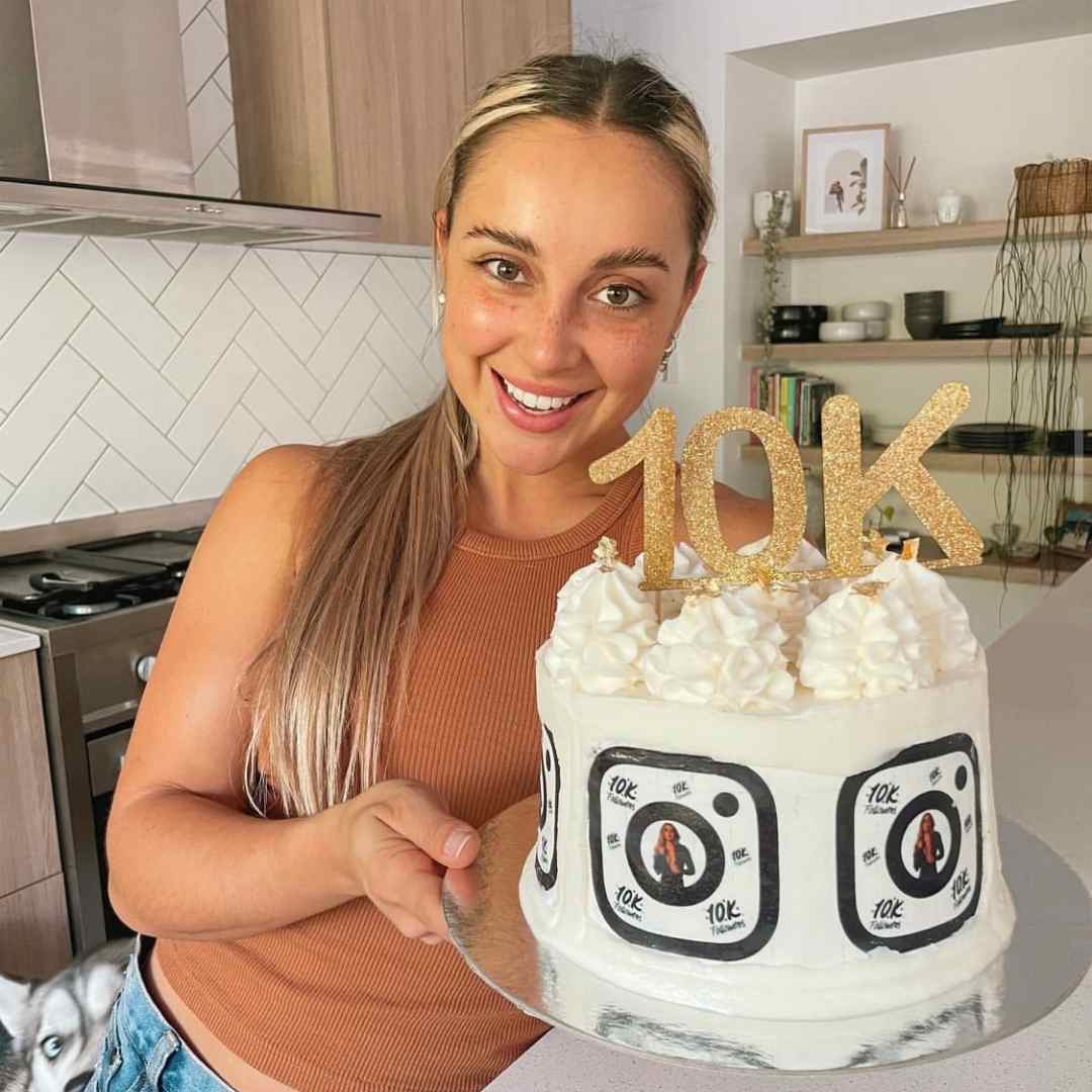 Custom Cake Best Gold Coast Cakes Delivery on The Same day